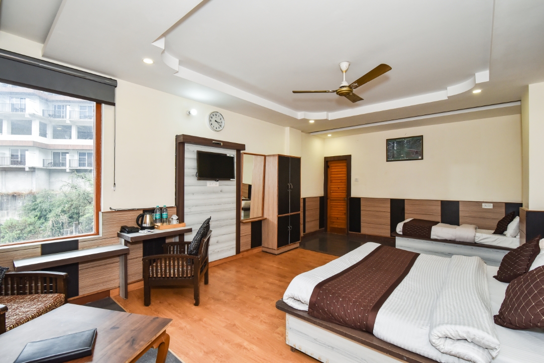 Luxury Family Room In Banikhet